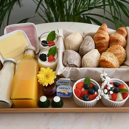 Catarina Luxury Apartahotel